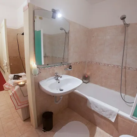 Le Stanze Di Flora Bed & Breakfast *
