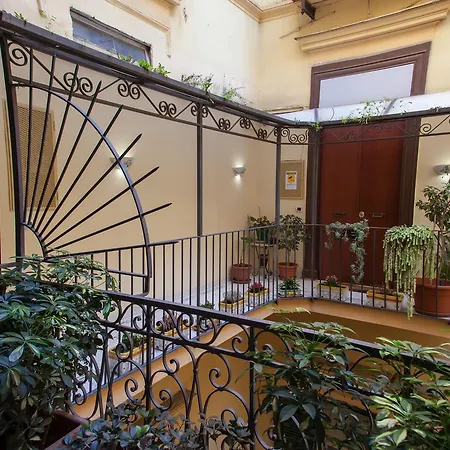 Le Stanze Di Flora Bed & Breakfast Naples
