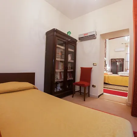Le Stanze Di Flora Bed & Breakfast *